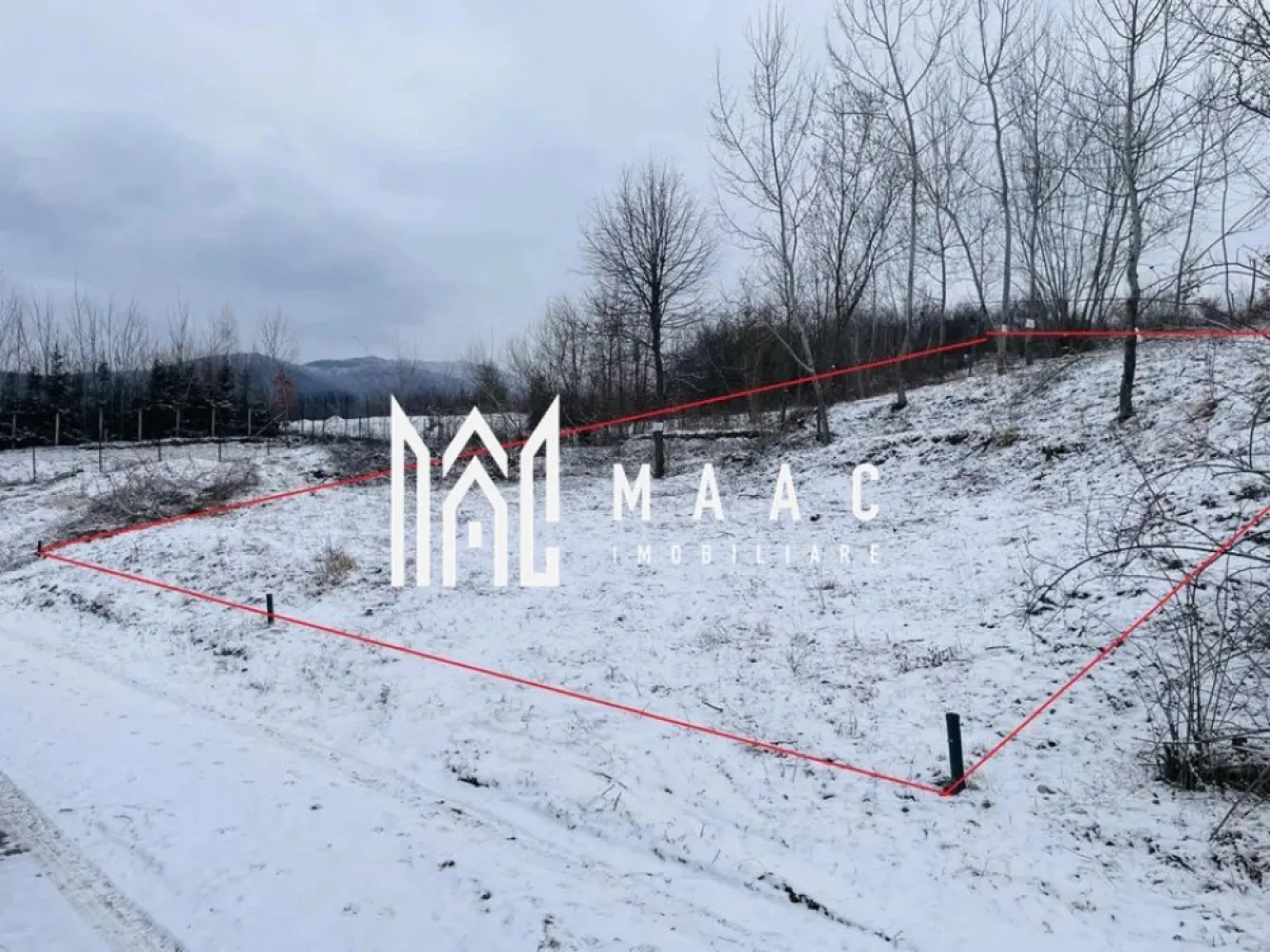 Teren Intravilan I 500 mp I Cisnadioara - MAAC Imobiliare va prezinta un teren intravilan, de vanzare, in Cisnadioara. Suprafata de 500 mp, cu deschidere la drum, liber de sarcini si toate actele in regula. Disponibil imediat. Cisnadioara este un sat de vacanta in imediata apropiere a Orasului Sibiu. Zona superba si linistita. Terenul este ideal si pentru investitie, oferind o priveliste deosebita spre Cetatea Cisnadioara. Pentru mai multe detalii sau vizionari mentionati ID : CP2360156 }}