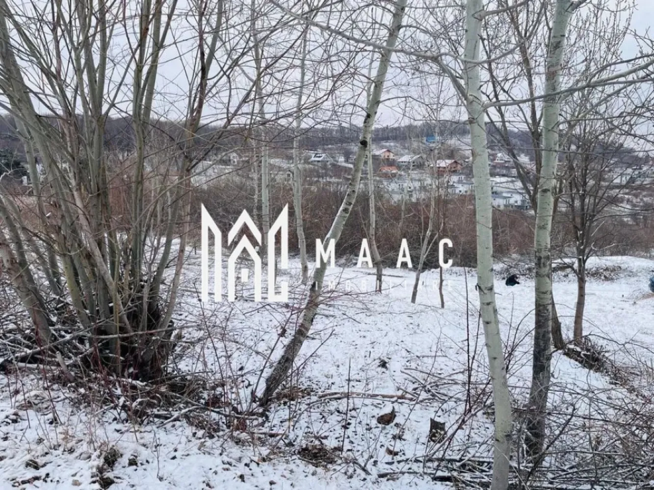 Teren Intravilan I 500 mp I Cisnadioara - MAAC Imobiliare va prezinta un teren intravilan, de vanzare, in Cisnadioara. Suprafata de 500 mp, cu deschidere la drum, liber de sarcini si toate actele in regula. Disponibil imediat. Cisnadioara este un sat de vacanta in imediata apropiere a Orasului Sibiu. Zona superba si linistita. Terenul este ideal si pentru investitie, oferind o priveliste deosebita spre Cetatea Cisnadioara. Pentru mai multe detalii sau vizionari mentionati ID : CP2360156 }}