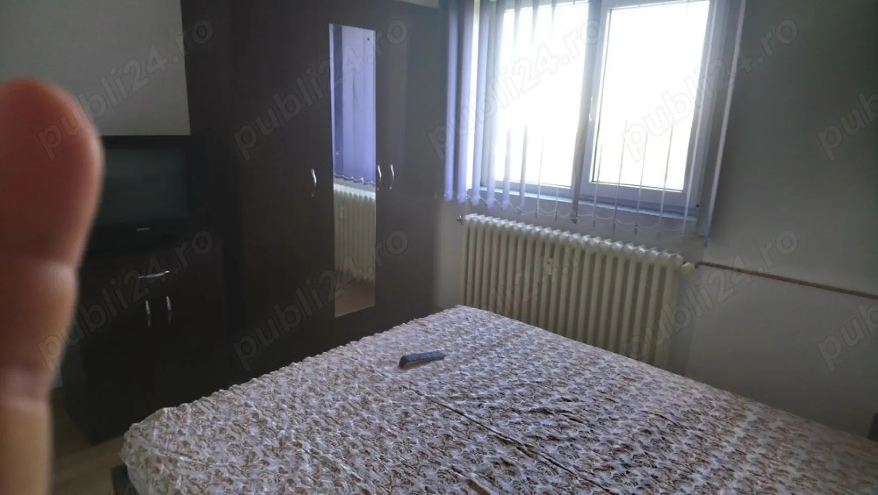 Inchiriez ap 2 camere,Berceni,3 min Metrou,Sun plaza,Rtb scara,Kaufland 1 minut. - Bloc reabilitat 3 minute metrou, STB in fata scarii, renovat, usa metalica termopan, mobila moderna, contorizat total, izolat, balcon urias 10 m, , accept colaborare, 1+1, contract Anaf.

Aragaz Gorenje nou, masina Arctic clasa A, frigider Heinerr nou A, izolat interior, teava gaz separat, instalatii schimbate, contorizat, rep noi, 2 tv, 2 dvd, 1 aspirator, jaluzele, termopan, balcon 10 m, intretinere mica. Atentie mare parte din obiecte sunt noi (ex lcd-uri Toshiba, LG, aragaz Gorenje, mobilier sufragerie, canapea,). Perioada lunga, contract Anaf. Preferabil familie, studenti.Maxim 2 persoane.Nu accept fumatori,animale,mai mult de 2 pers.