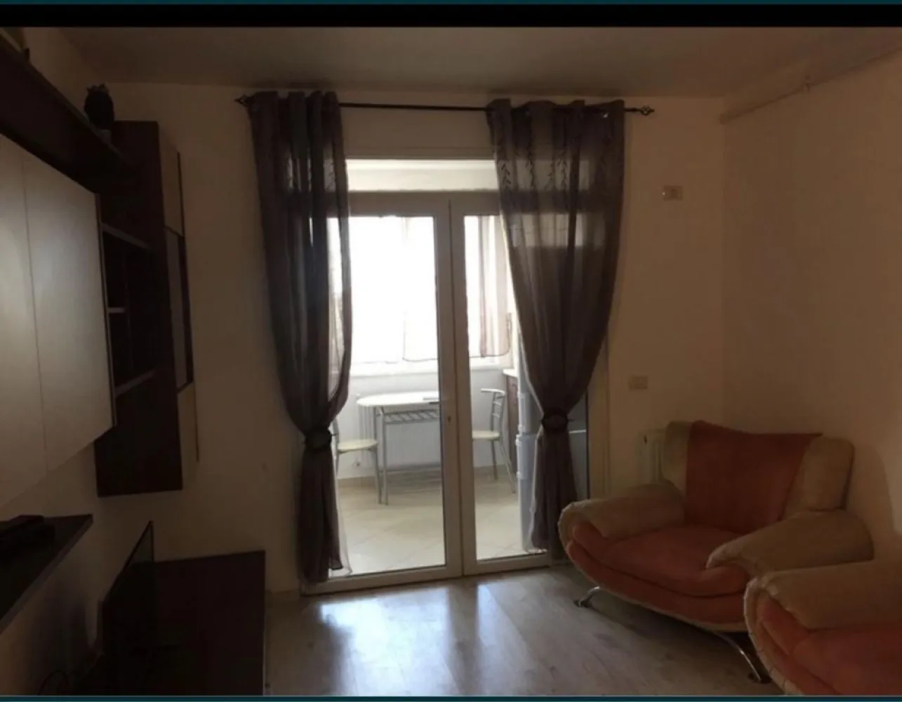 Inchiriez apartament 2 camere - Metalurgiei Residence - Proprietar, închiriez apartament 2 camere, decomandat, utilat și mobilat, aer condiționat, balcon , încălzire cu centrală proprie. Zona Metalurgiei Residence, complex Viva. Zona liniștită, aproape de Lidl, Auchan, Carrefour. Fără animale de companie.