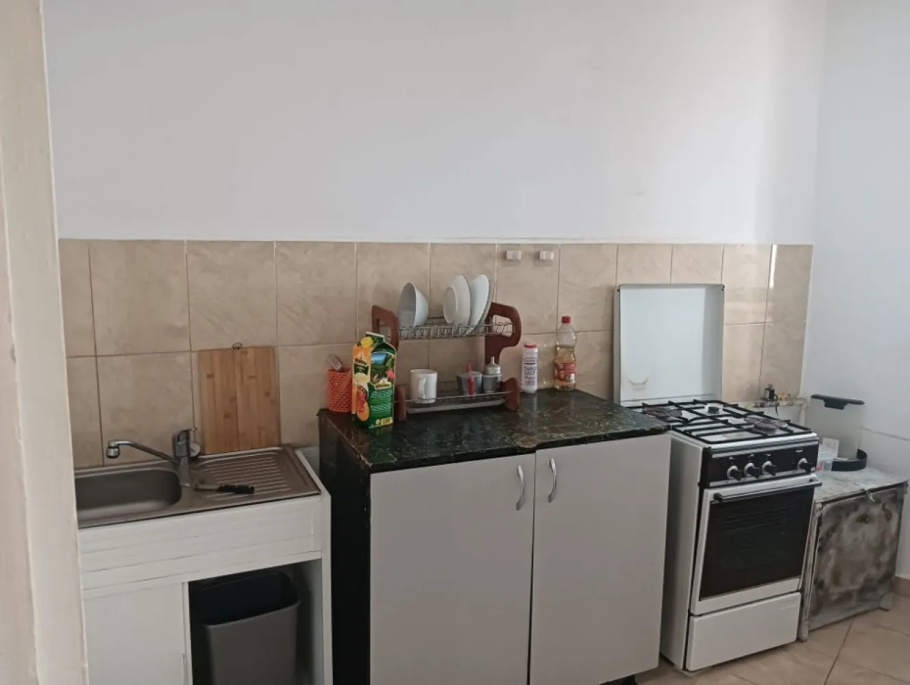 Apartament cu 2 camere de închiriat (Titan) - Apartament 2 camere decomandat zona titan etajul 10 .52 mp mobilat utilat la 5 min de metrou cu boiler ..350 E garantia plus luna în curs ... 07******60 sau 07******89 Dana