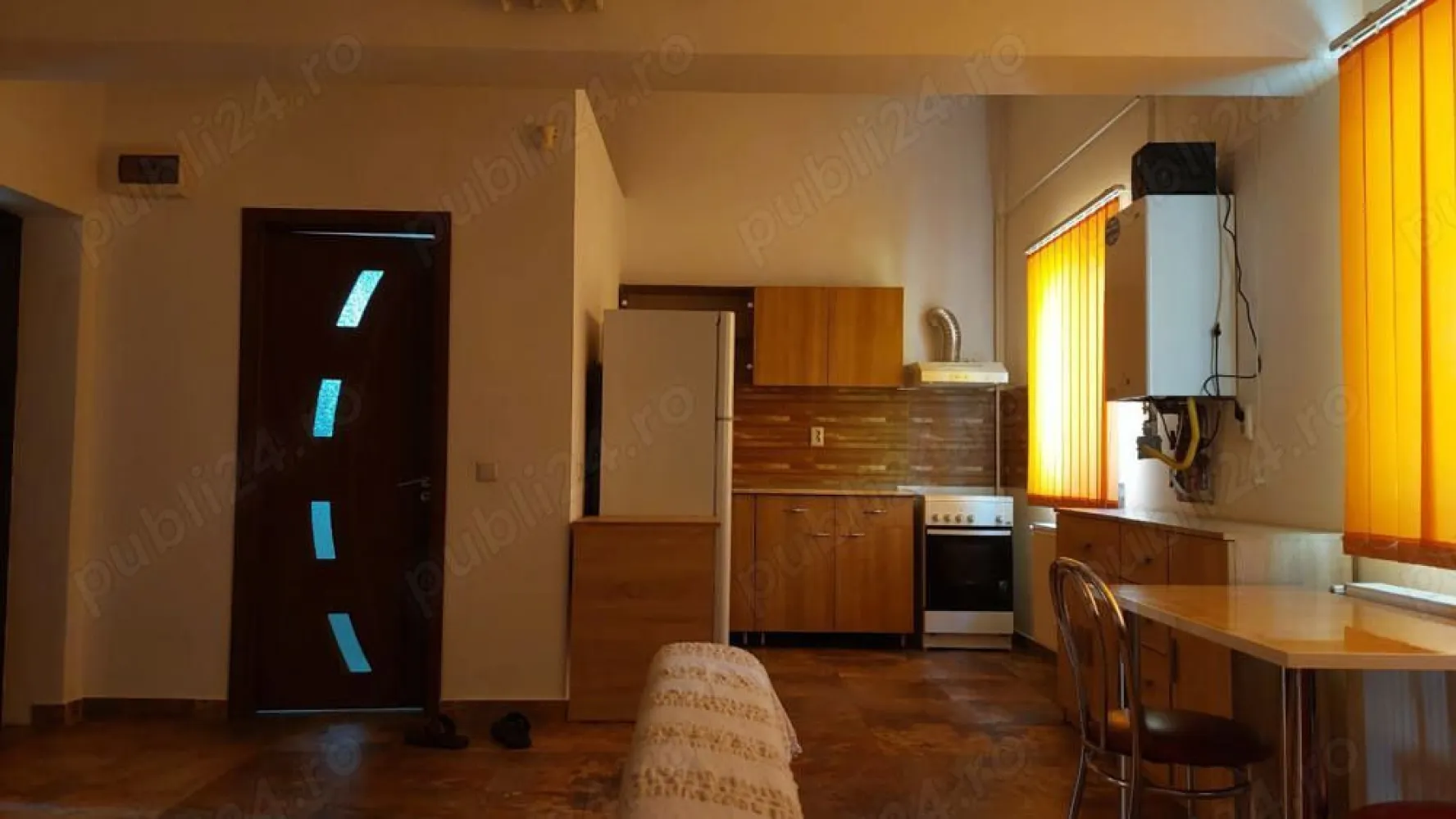 ageuropa.ro închiriaza Ap 2 cam- Dristor, Mihai Bravu, 2 min. metrou. - Agenția EUROPA închiriază apartament NOU 2014, zona Dristor, Mihai Bravu intersectie Dudesti, 2 min distanta de metrou (statia Dristor), etaj 3/3, 45 mp, mobilat, utilat si contorizat complet. Gresie, faianta, termopane, centrala proprie, aer conditonat, masina spalat, frigider, televizor, router, cablu tv, internet. Sistem securitate - firma de paza, zona linistita, ambient placut. Posibilitate loc parcare.