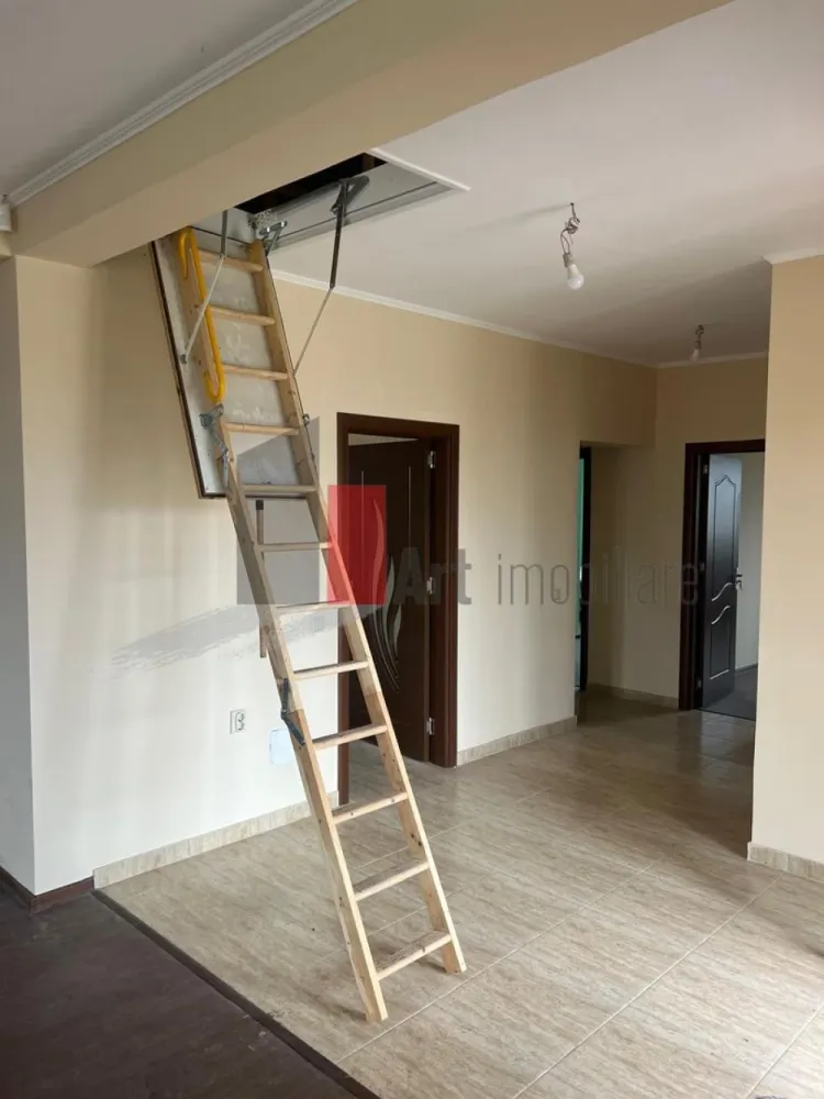 CASA CU TEREN DE 5000MP - JUDET GIURGIU 30KM DE BUCURESTI