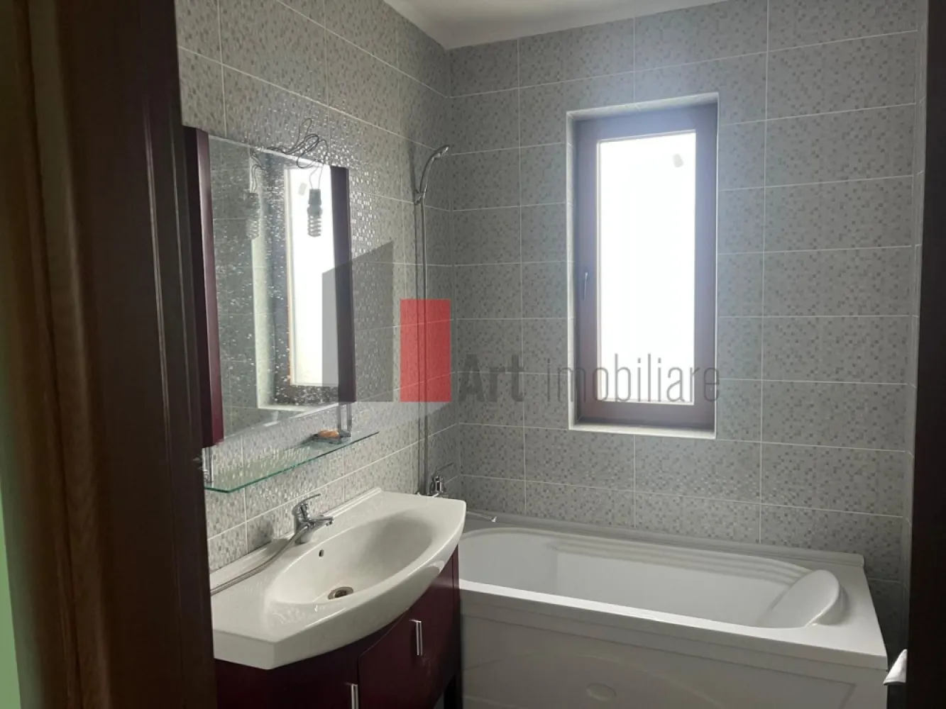 CASA CU TEREN DE 5000MP - JUDET GIURGIU 30KM DE BUCURESTI
