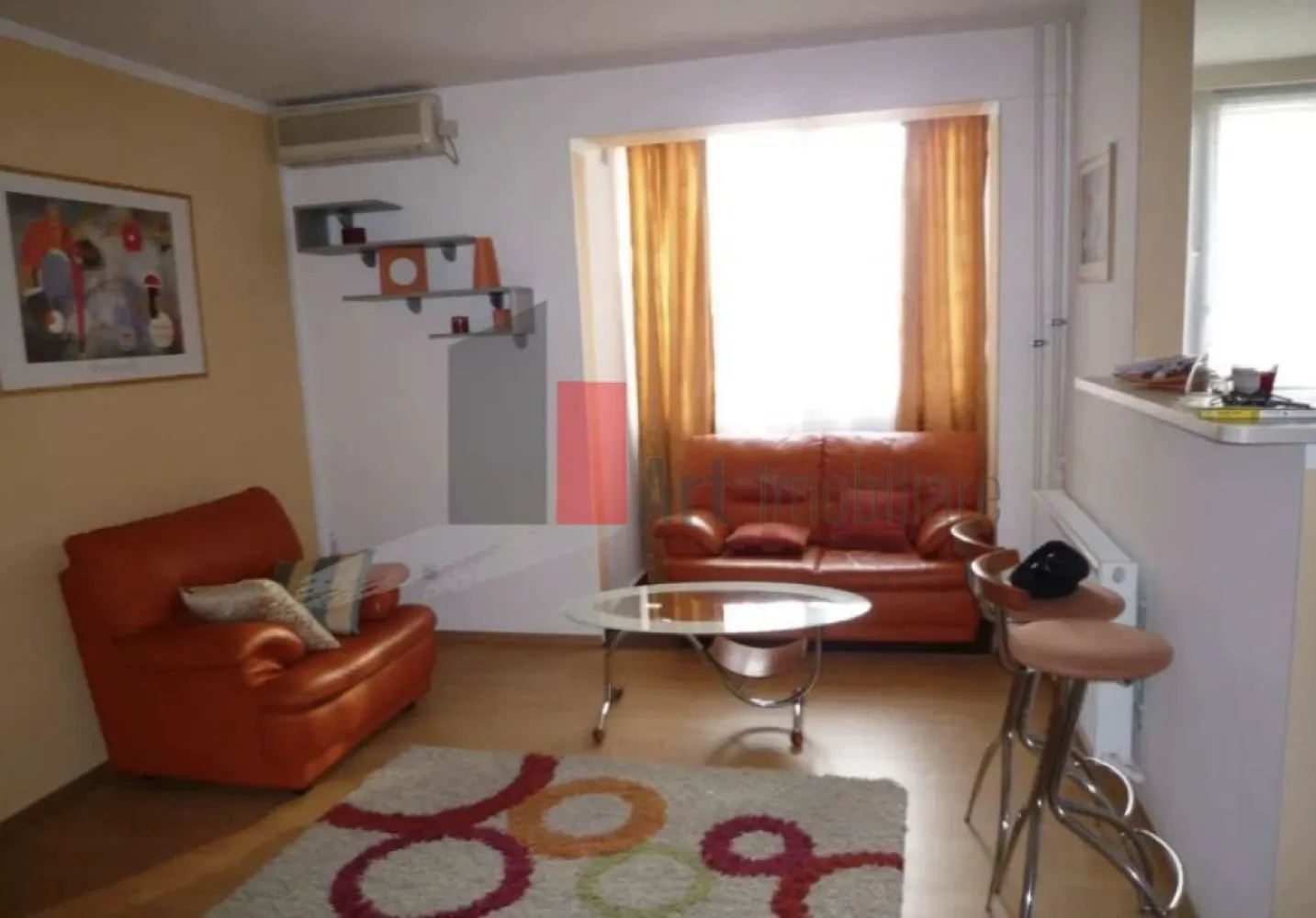 APARTAMENT 2 CAMERE UNIVERSITATE - Va prezentam spre vanzazare uin apartament de 2 camere situat in centrul Capitalei,
 aproape de Universitate, intr-un bloc fara risc seismic. 
 Apartamentul este situat la etajul 6 din 9 si a fost renovat in totalitate cu instalatii
 sanitare si electrice noi.
 Locuinta se vinde asa cum se vede in poze mobilata si utilitata.
 Se accepta si credit .
 Pentru alte imformatii sau vizionari sunati la 0722 371 033.