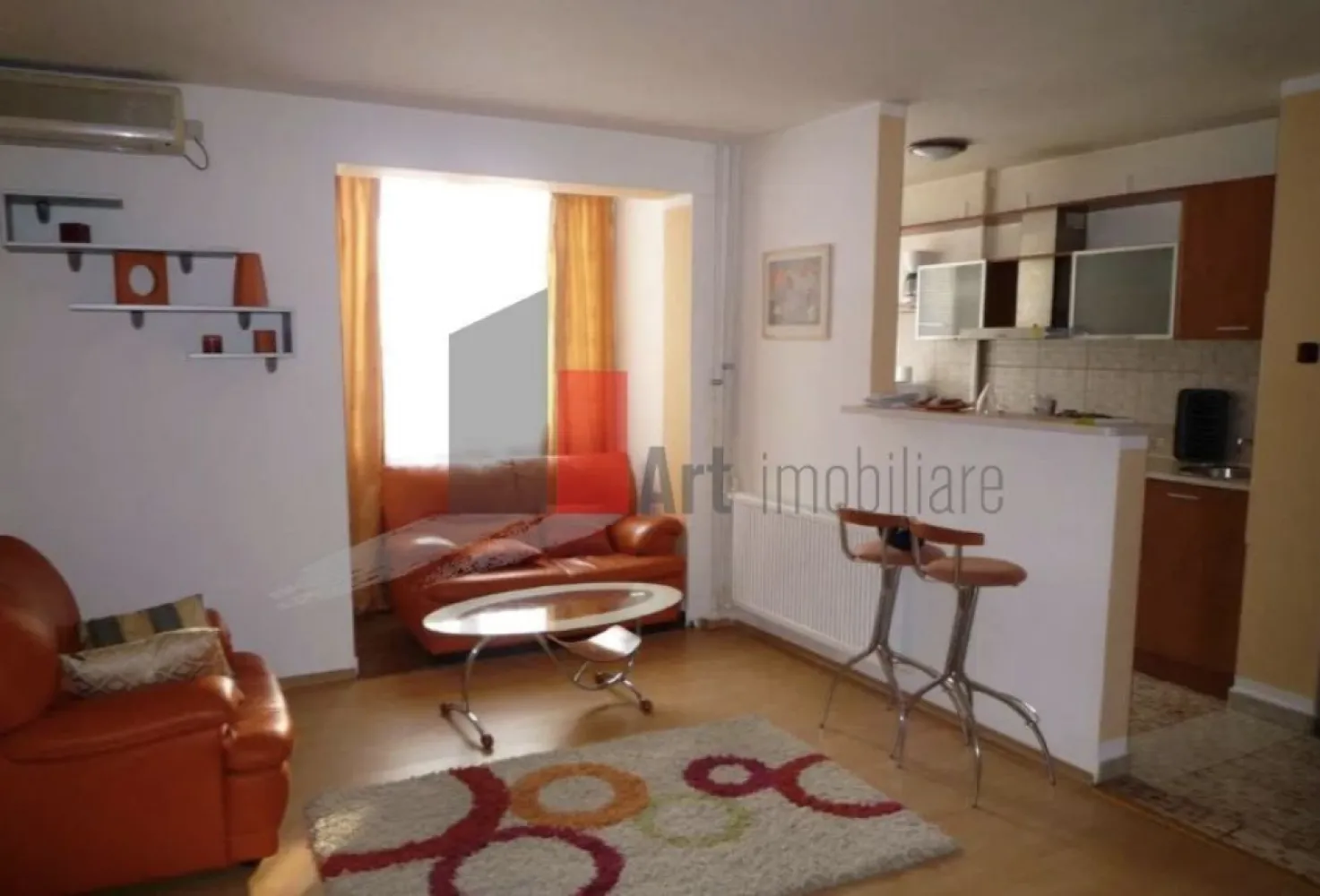 APARTAMENT 2 CAMERE UNIVERSITATE - Va prezentam spre vanzazare uin apartament de 2 camere situat in centrul Capitalei,
 aproape de Universitate, intr-un bloc fara risc seismic. 
 Apartamentul este situat la etajul 6 din 9 si a fost renovat in totalitate cu instalatii
 sanitare si electrice noi.
 Locuinta se vinde asa cum se vede in poze mobilata si utilitata.
 Se accepta si credit .
 Pentru alte imformatii sau vizionari sunati la 0722 371 033.