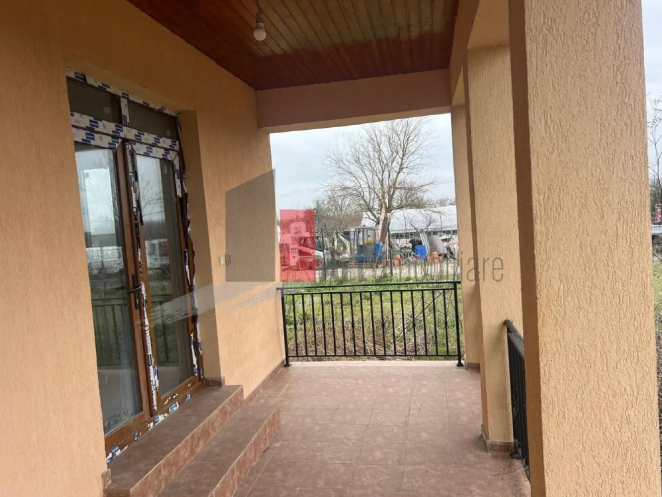 CASA CU TEREN DE 5000MP - JUDET GIURGIU 30KM DE BUCURESTI