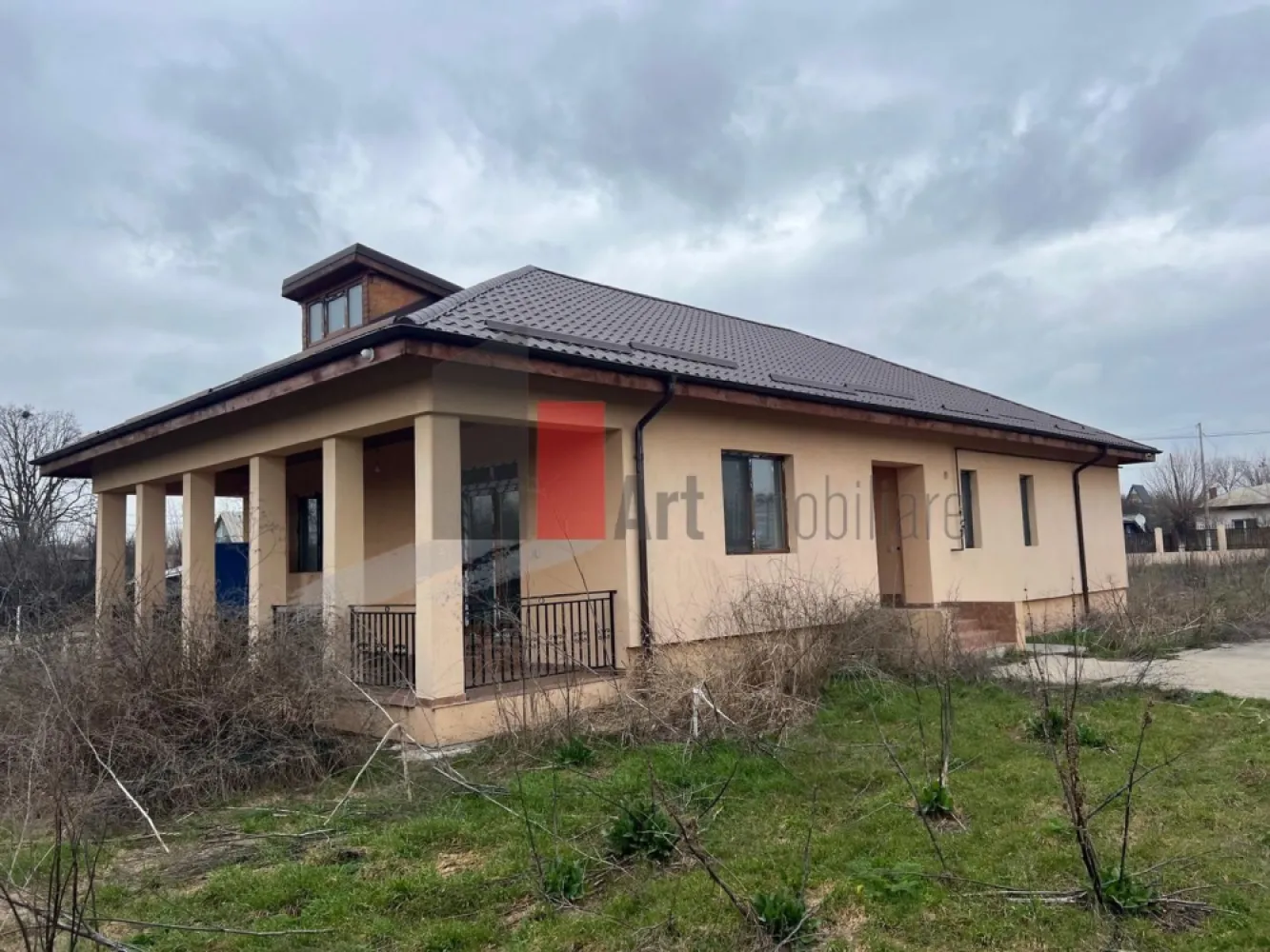 CASA CU TEREN DE 5000MP - JUDET GIURGIU 30KM DE BUCURESTI