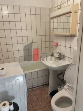 APARTAMENT 3 CAMERE -IANCU DE HUNEDOARA/ LANGA GUVERN