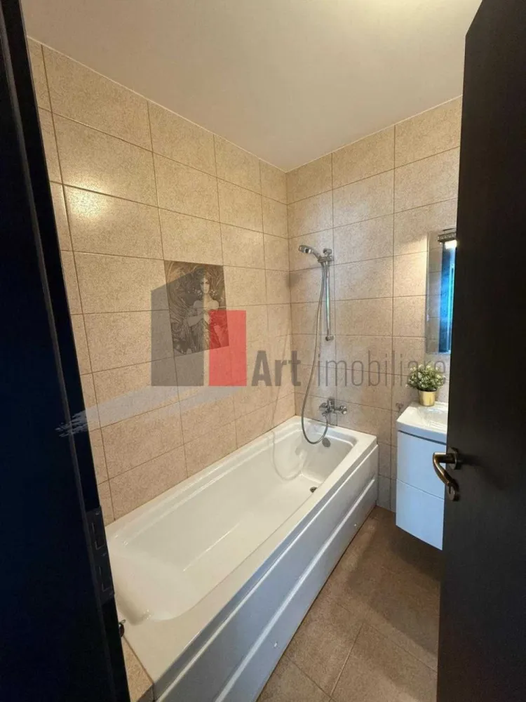 Vand apartament 3 camere, Militari Residence