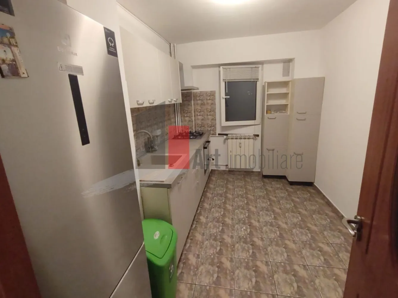 Prima închiriere apartament decomandat 3 camere - Bd. Lacul Tei -Parcul Circului