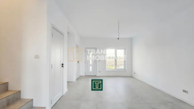 Jumătate de duplex nou cu 4 camere in Vladimirescu