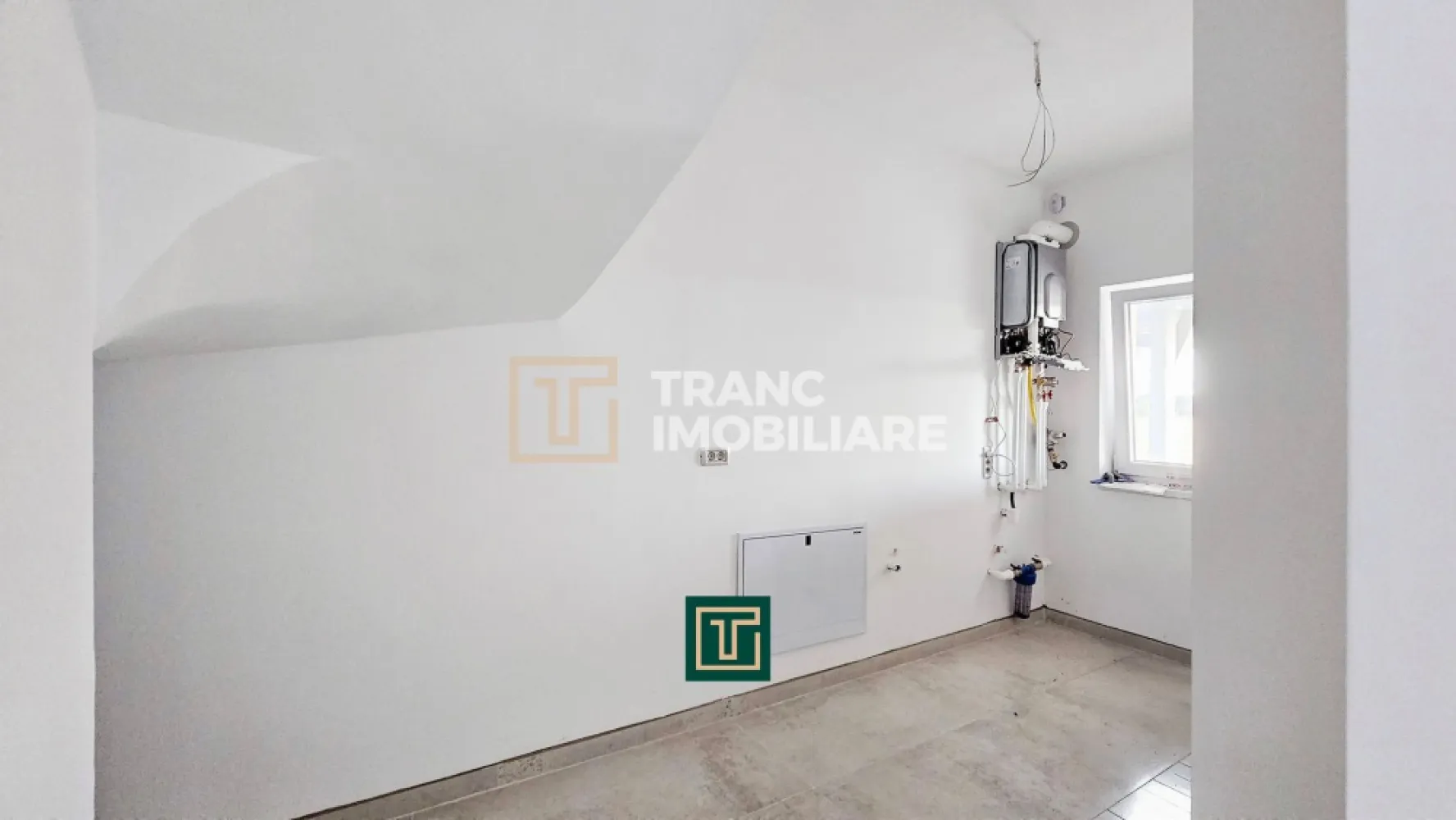 Jumătate de duplex nou cu 4 camere in Vladimirescu