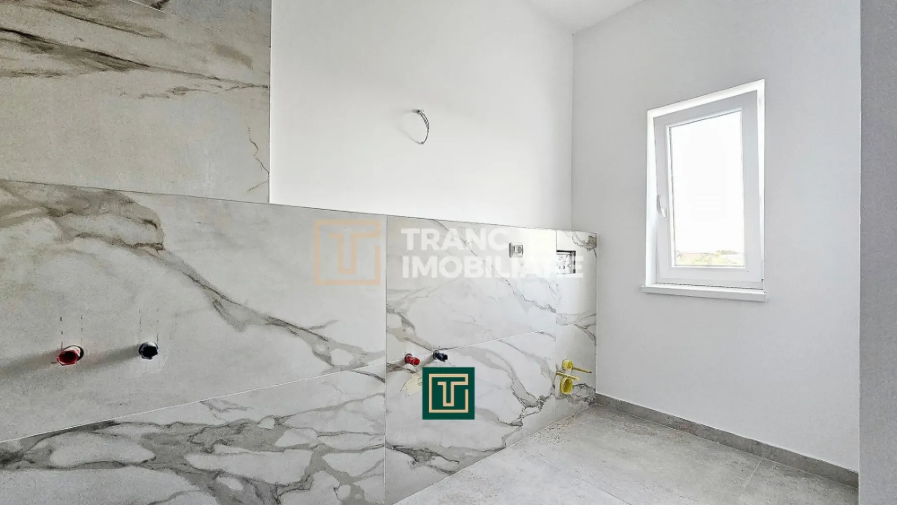 Jumătate de duplex nou cu 4 camere in Vladimirescu