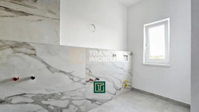 Jumătate de duplex nou cu 4 camere in Vladimirescu