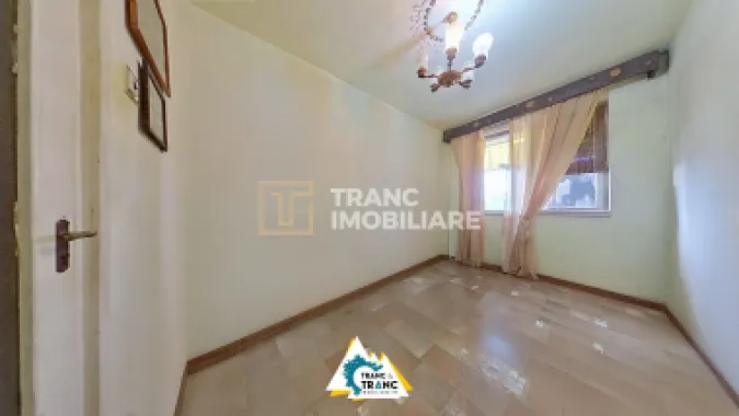 Apartament generos cu 4 camere în Podgoria, Arad