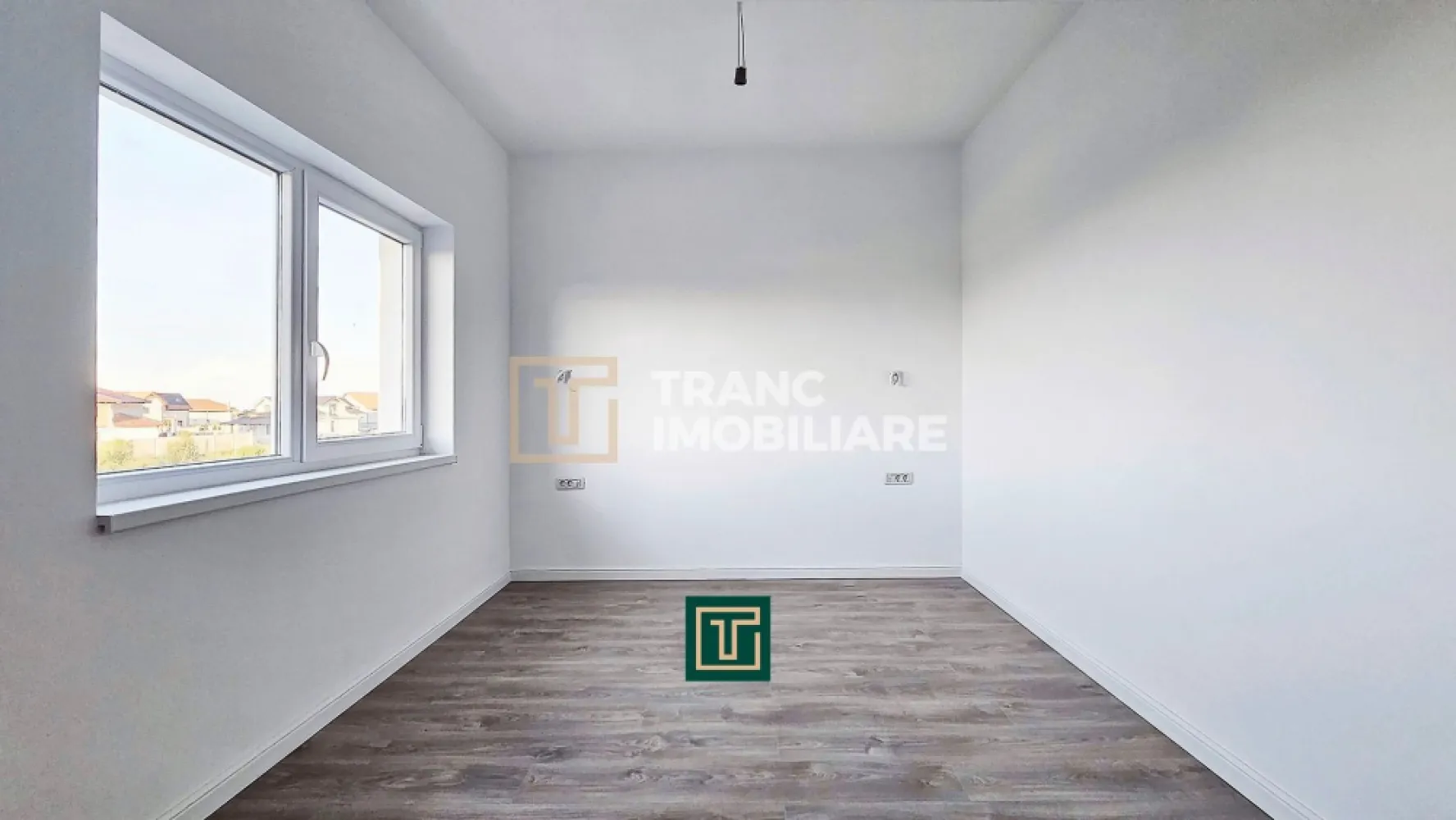 Jumătate de duplex nou cu 4 camere in Vladimirescu