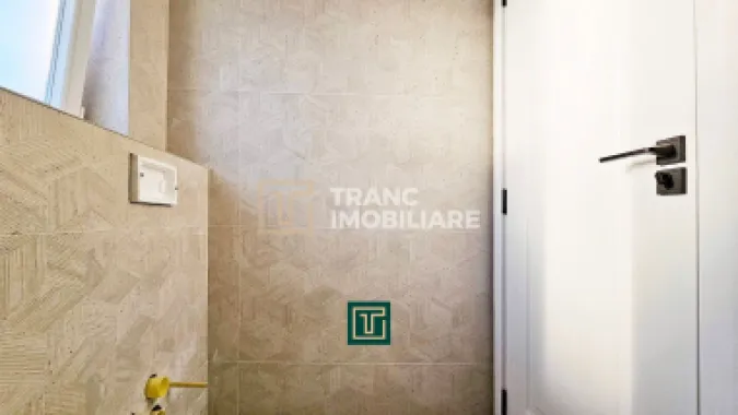 Jumătate de duplex nou cu 4 camere in Vladimirescu