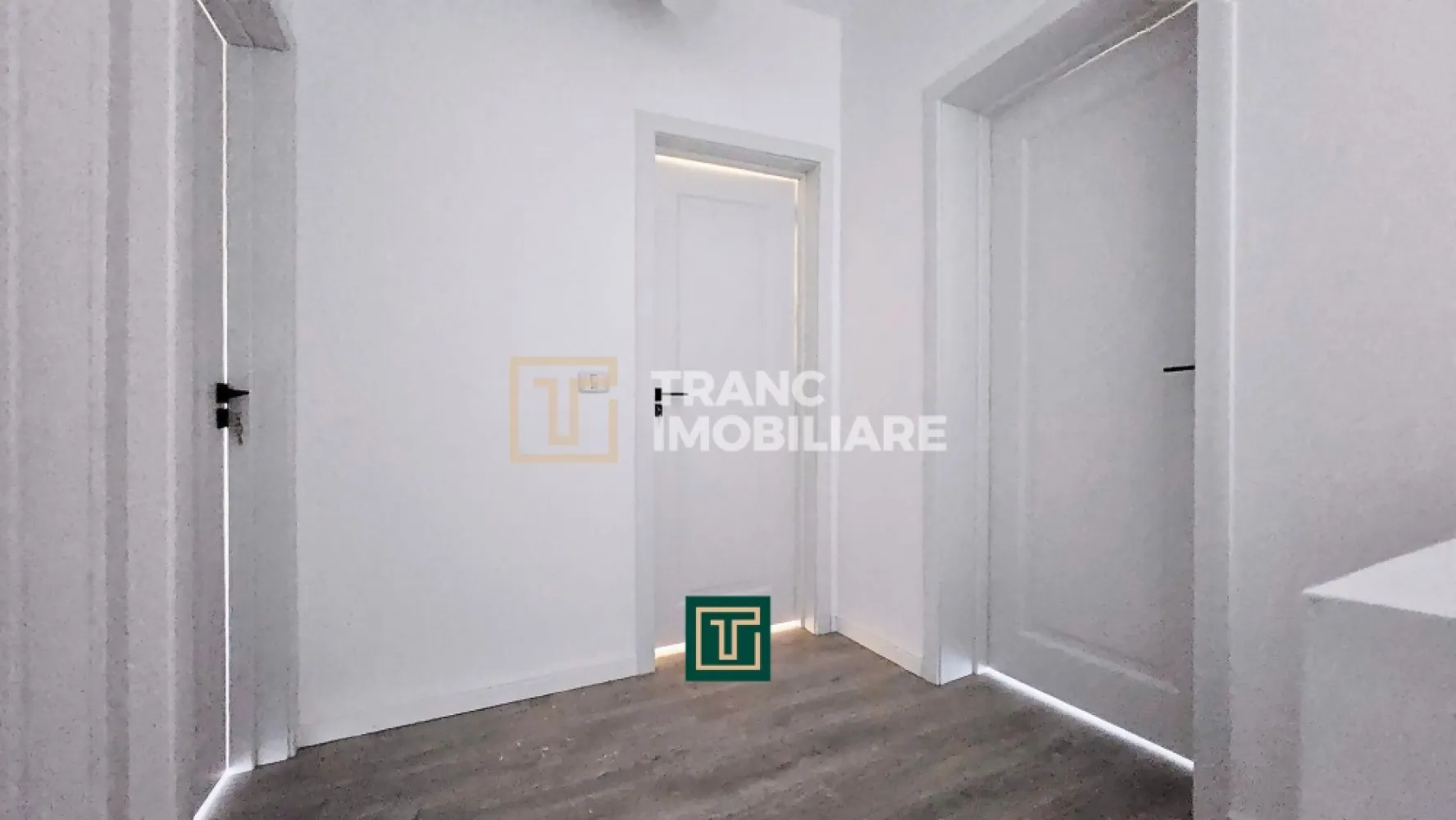 Jumătate de duplex nou cu 4 camere in Vladimirescu
