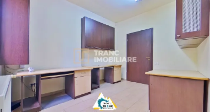 Spațiu de birou cu 4 camere, în zona centrală din Arad – ideal pentru afacerea t
