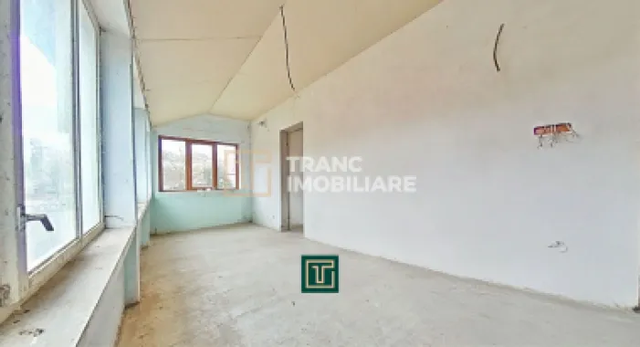 Casă de vânzare cu 4 camere în Zăbrani, teren 578 mp, front generos