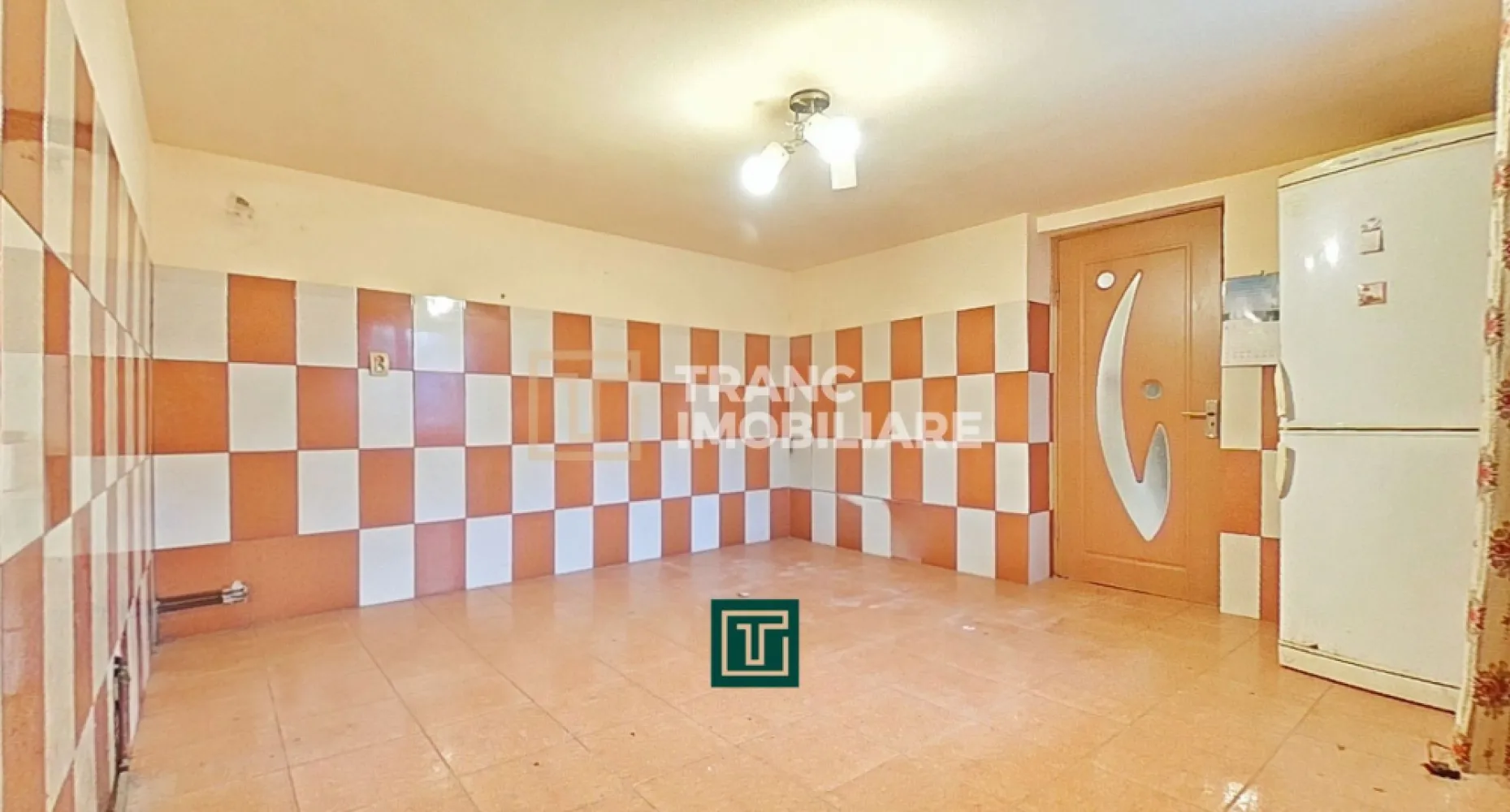 Casă de vânzare cu 4 camere în Zăbrani, teren 578 mp, front generos