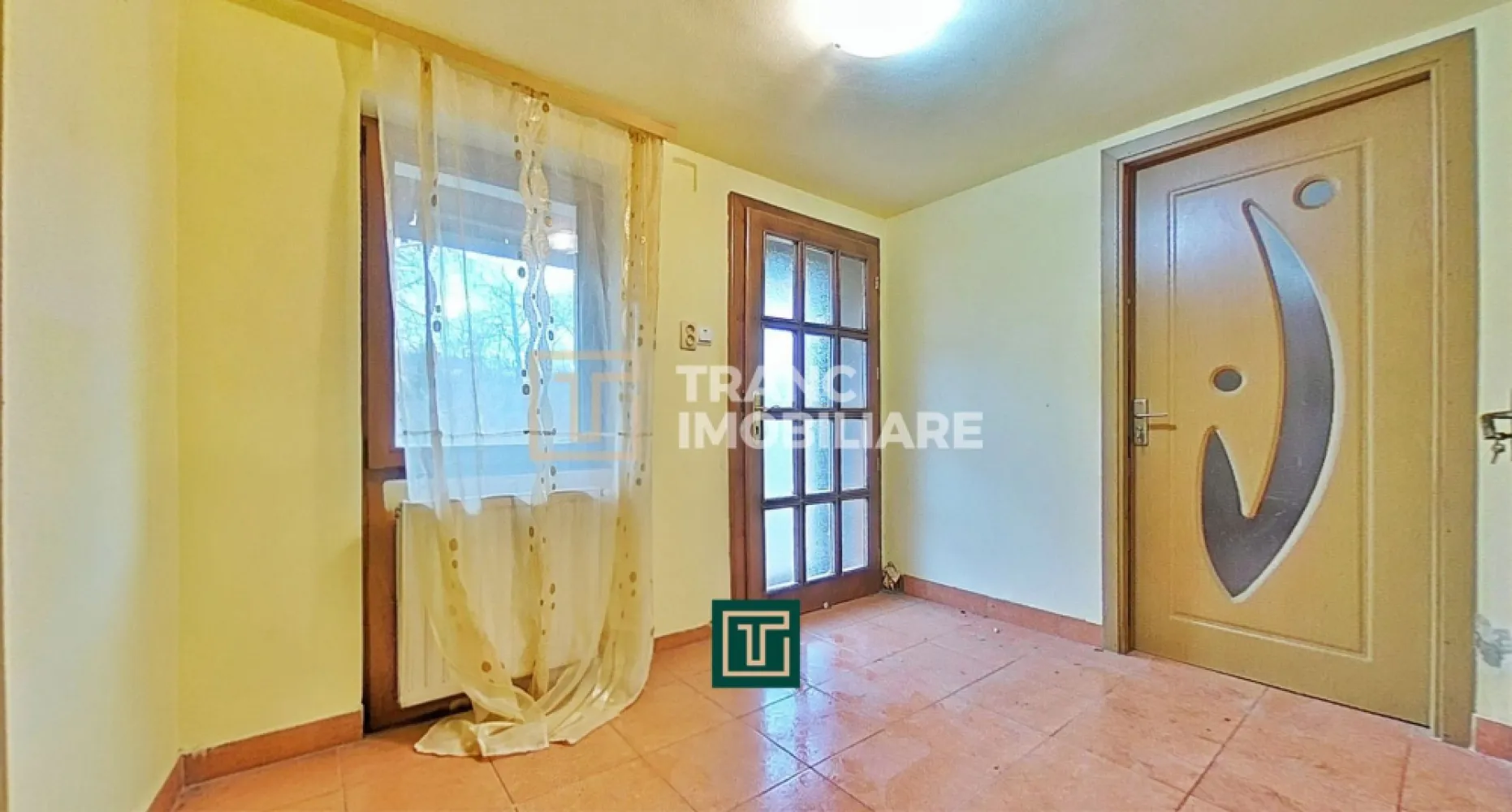 Casă de vânzare cu 4 camere în Zăbrani, teren 578 mp, front generos