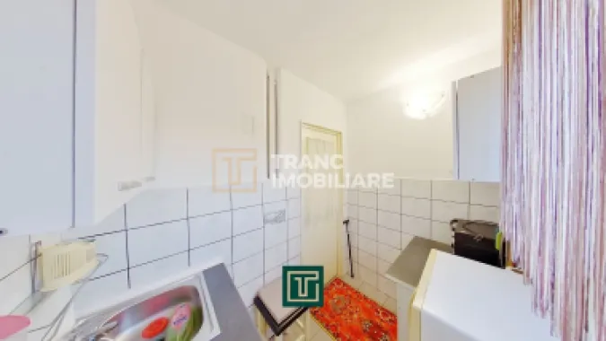 Garsonieră decomandata la 500 m de AFi si Atrium la etajul 3