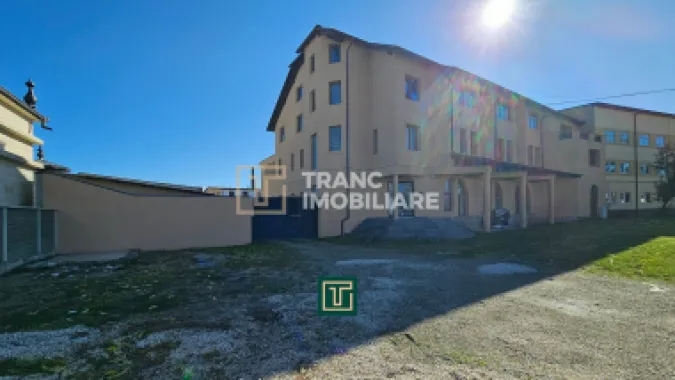 Proprietate multifunctionala - teren generos, cladire si hala in Lugoj
