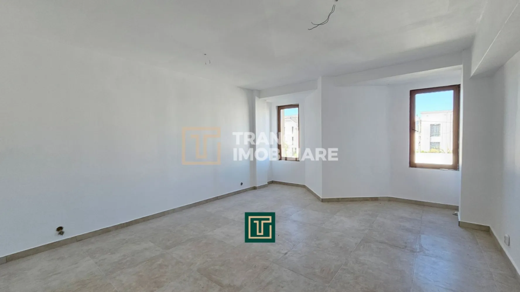Proprietate multifunctionala - teren generos, cladire si hala in Lugoj