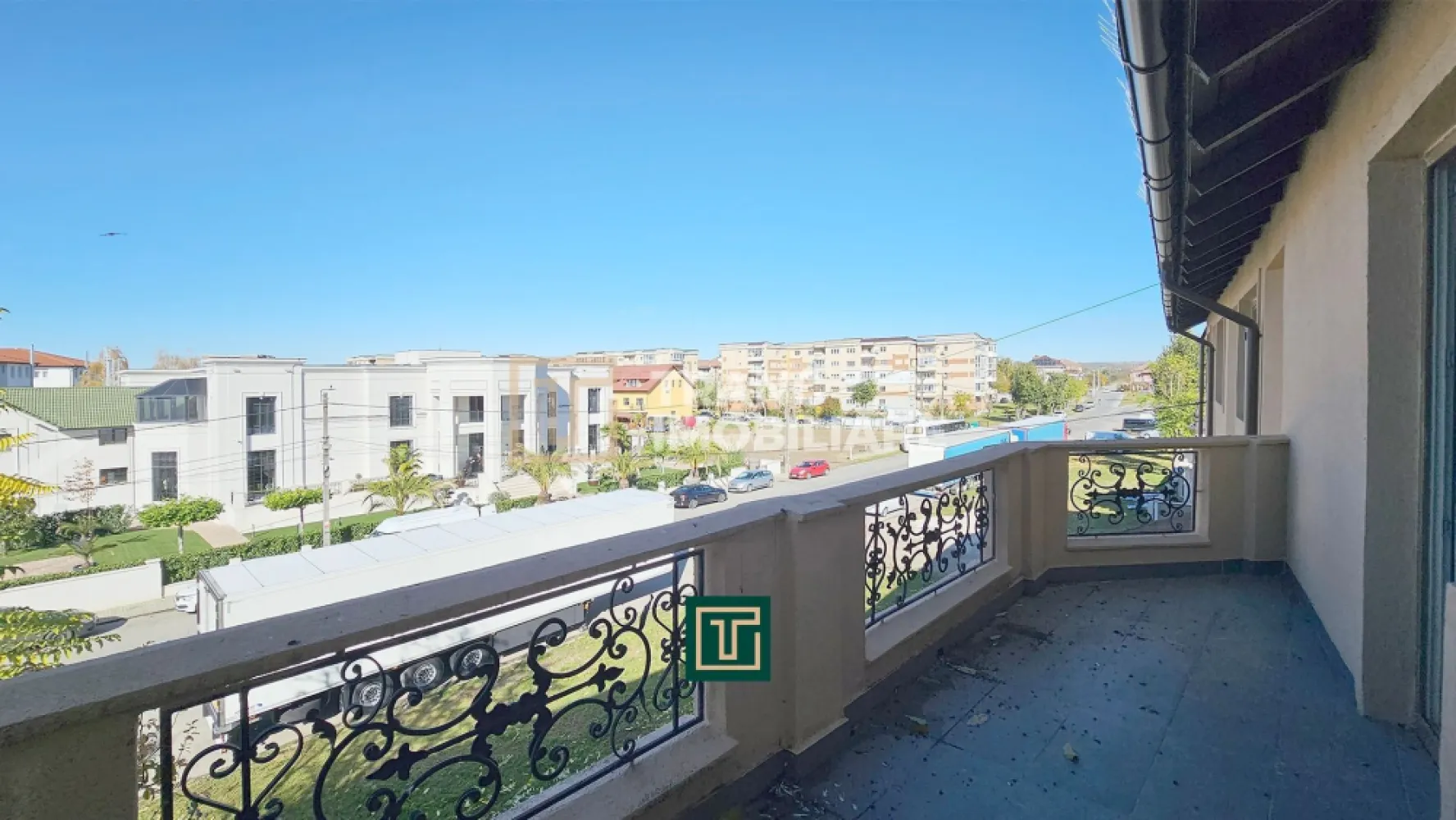 Proprietate multifunctionala - teren generos, cladire si hala in Lugoj