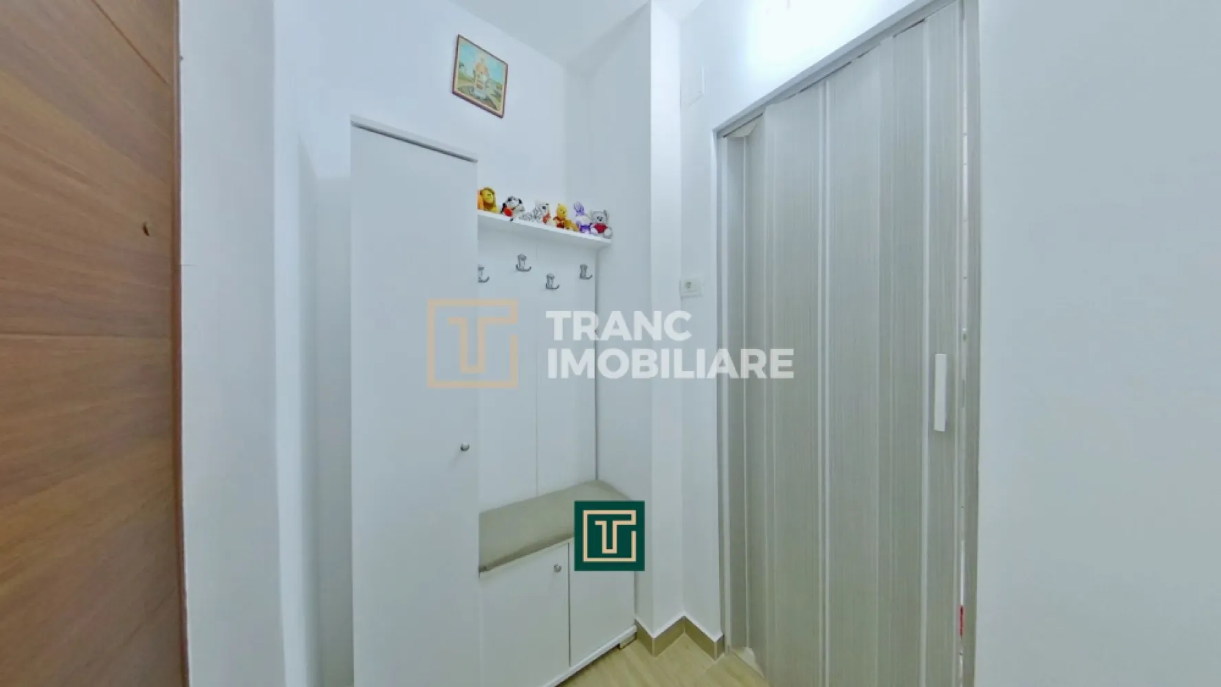 Garsonieră de închiriat – ideală pentru birou, acces din stradă, zonă Podgoria