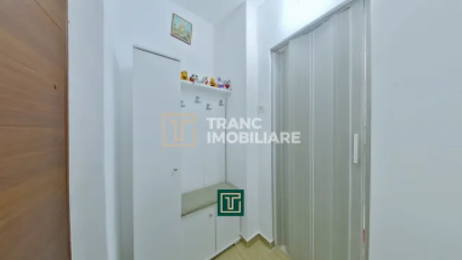 Garsonieră de închiriat – ideală pentru birou, acces din stradă, zonă Podgoria
