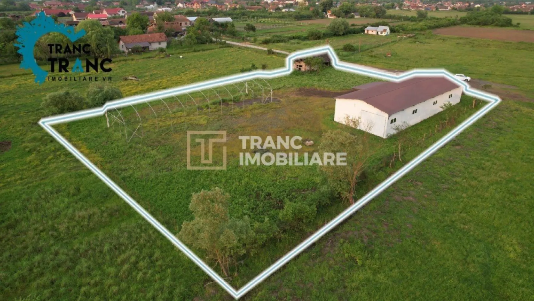 COMISION 0% Hala noua de 317 m2, intr-o zona feerica, in Ususau - COMISION 0%
Hala noua de 317 m2, intr-o zona feerica, in Ususau

In continuare, va prezentam oportunitatea de a achizitiona o proprietate compusa dintr-o HALA METALICA de 317 m2 cu birou si o SERA de 400 m2 ce au fost construite pe un teren de 3960 m2 in Localitatea Ususau din Judetul Arad. Proprietatea este pretabila, atat pentru activitati de PRELUCRARE SI DEPOZITARE A LEMNULUI, cat si pentru DEPOZIT DE MATERIALE DE CONSTRUCTII datorita lipsei unui depozit de materiale de constructii in zona.

De ce este o afacere buna?
- Cost Hala + Schelet sera de doar 220 euro / m2 (calculul sa facut tinand cont de valoarea terenului de 10.000 euro)
- In cazul in care v-ati gandi sa construiti o hala de la 0, daca ati achizitiona aceasta prorpietate ati salva timp, bani si stres, cu autorizatiile, cu oamneii neprofesionisti, cu potentialele furturi si construirea de la 0 a unei imagini.
- Nu exista depozit de materiale de constructii in zona
- Continuare activitate de prelucrare a lemnului sau lemne pentru foc
- Are numar de casa. Se poate construi si o cladire rezidentiala
- Drum asfaltat de calitate pana in Ususau
- Posibilitate de intrare cu TIR-ul
- Nu este necesara autorizatie ISU

Hala:
Anul constructiei: 2013
Suprafata: 317 m2
Pereti si acoperis: Panouri metalice
Pardosesala: - Birou: gresie
 - Hala: cimentat
Instalatie electrica: cupru
Instalatie sanitara: henco
Contor: curent

Utilitati:
Apa: hidrofor
Curent: trifazic (bagat pe sub pamant)
Incalizire: - birou: - soba
 - Hala: nu are
Climatizare: in birou
Internet: Da

Siguranta: camere video cu vizionare de la distanta

Sera:
Anul constructiei: 2013
Suprafata: 400 m2

Pentru mai multe detalii nu ezitati sa ne contactati