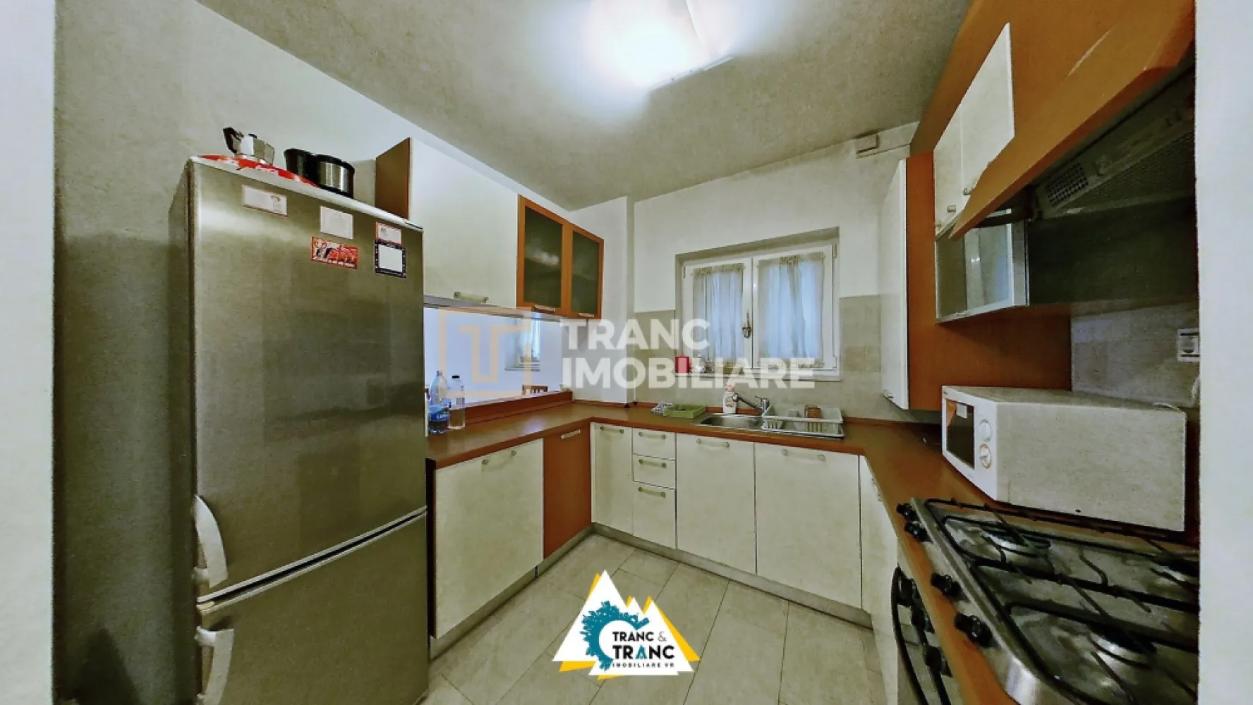 Apartament primitor si spatios cu 2 camere în Subcetate