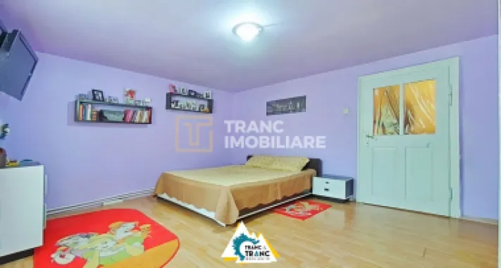 Casă spațioasă cu 4 camere de vânzare – Comuna Aluniș, județul Arad