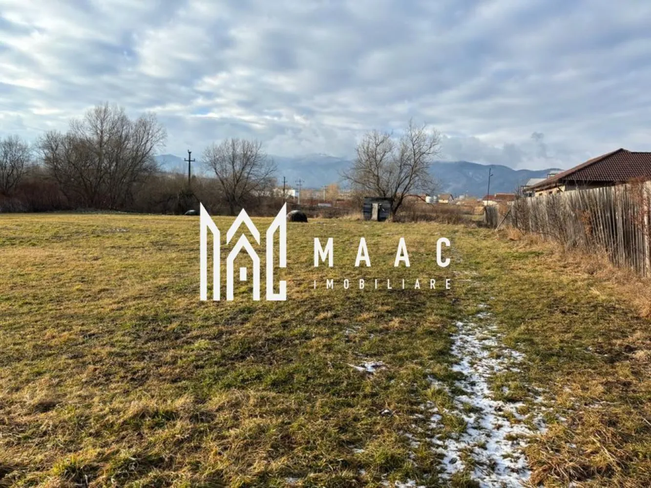 Teren Intravilan | 4400 Mp | Cisnadie - MAAC Imobiliare vă propune spre vânzare un teren intravilan situat în Cisnădie, cu o suprafață de 4400 mp. Proprietatea se află într-o zonă deosebită, liniștită și în plină dezvoltare, ideală pentru investiții imobiliare sau construirea unui proiect rezidențial. Locul oferă atât liniște, cât și acces rapid la facilități, fiind o alegere excelentă pentru cei care doresc să se stabilească într-o zonă aflată în expansiune. Pentru mai multe detalii, vă rugăm să ne contactați specificand ID: CP2311922 }}