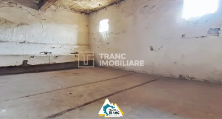 Casă spațioasă cu 4 camere de vânzare – Comuna Aluniș, județul Arad