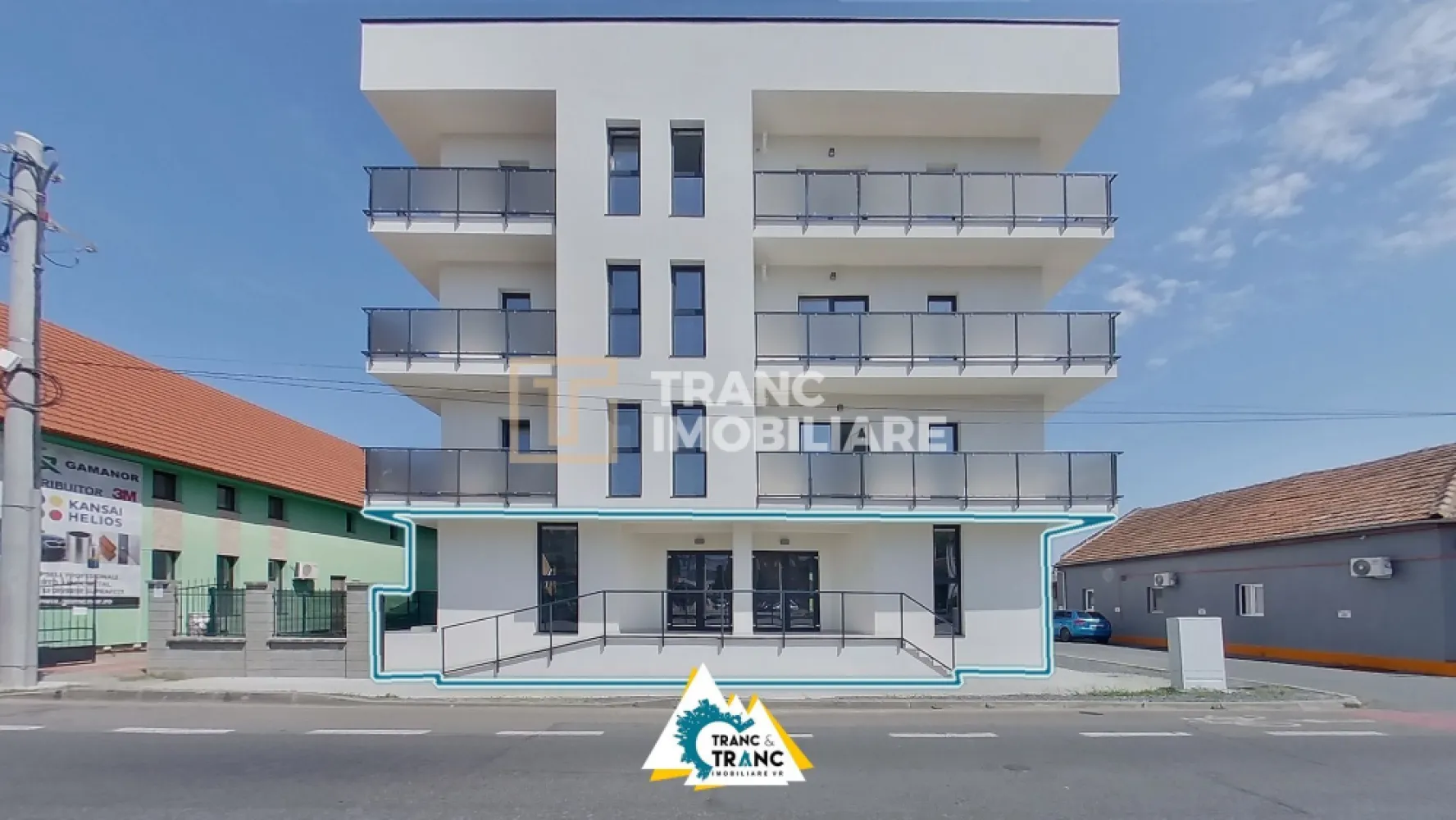 Spațiu comercial nou, de 200 mp, la prima inchiriere, pe Calea Radnei - Acum va puteti dezvolta afacerea la cele mai înalte standarde închiriind un spațiu comercial de excepție, recent achiziționat, disponibil în exclusivitate la Agenția Tranc Imobiliare. Spațiul este pozitionat strategic vis-a-vis de benzinăria Rompetrol, pe una dintre cele mai circulate artere din Arad. 

Acest spațiu modern si versatil, va garanteaza succesul afacerii dvs, unde angajatii și clienții vor avea ocazia să trăiască una dintre cele mai memorabile experiențe, imediat după ce a trecut pragul noului spațiu. Vorbim despre o spațiu comercial cu 2 fronturi stradale, aflat într-un bloc cu 4 etaje, finalizat în 2025, cu o vizibilitate extraordinară și cu toate dotările pe care vi le-ați putea dori pentru a vă dezvolta în cele mai bune condiții business-ul.

Ce vă oferă acest spațiu:
Suprafață generoasă: 200 mp open-space – întreg nivelul blocului, fără compartimentări, pe care îl puteți amenaja exact cum aveți nevoie
Front stradal de 37 ml
3 intrări existente + posibilitatea unui al 4-lea acces
Geamuri vitrate mari pentru expunere și vizibilitate maxim
Acces pentru persoane cu dizabilități.
Încălzire în pardoseală, centrală pe gaz și toate utilitățile incluse
Baie și spațiu de depozitare
Izolație exterioară de 10 cm – eficiență energetică sporită
Terasă de 10 mp – perfectă pentru un colț de relaxare sau zonă de servire
Parcare privată: 4 locuri cu acces prin barieră + alte 10 locuri disponibile în fața și lateralul blocului

Facilități complete în zonă:
Stație de tramvai la câțiva pași supermarketuri și magazine de proximitate, bănci, farmacii și benzinărie, cafenele și restaurante, piață agroalimentară cu flux constant de oameni, școli și grădinițe, trafic auto zilnic intens, salone de coafură și înfrumusețare, acces ușor atât pentru clienți, cât și pentru angajați.

Potrivit pentru clinici medicale, centre de recuperare, farmacie, showroom (mobilier, IT, auto, electrocasnice, fashion), birouri sau sediu central de firmă, bancă sau agenție de asigurări, salon de înfrumusețare, spa, sala de fitness, wellness, cafenea, cofetărie, restaurant modern, supermarket sau magazin de proximitate.

 De ce merită să îl vedeți:
Este un spațiu cu vizibilitate extraordinară, trafic intens și accesibilitate excelentă, pregătit să devină motorul dezvoltării afacerii dvs. Flexibilitatea în compartimentare și toate facilitățile zonei îl fac potrivit pentru aproape orice domeniu.

Sunați acum și programați o vizionare!
Descoperiți cum arată viitorul businessului dvs pe Calea Radnei.

La valoarea chiriei afisate se adauga TVA