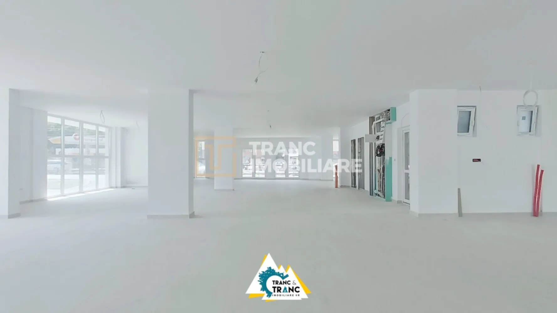 Spațiu comercial nou, de 200 mp, la prima inchiriere, pe Calea Radnei