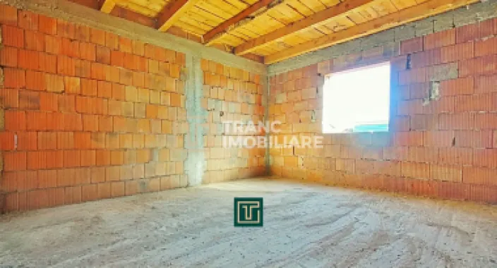 Casă la roșu cu 5 camere în Aluniș, județul Arad – ideală pentru o familie!