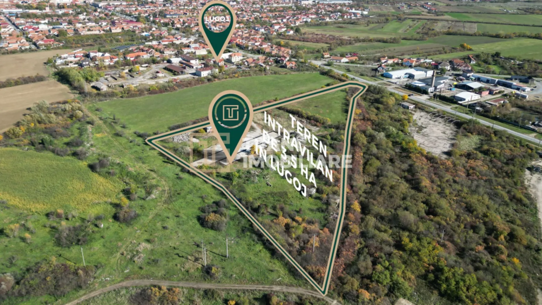 Teren strategic de 35.000 mp cu destinație industrială, rezidențială sau mixtă - Ideal pentru hale industriale, logistică, cartier rezidențial, hotel sau dezvoltări mixte

Se vinde un teren intravilan cu o suprafață de aproximativ 35.000 mp, amplasat strategic pe strada Herendeștiului, la doar 50 m de intersecția cu strada Bocșei. Proprietatea dispune de 38 m front stradal la drum asfaltat.

Terenul beneficiază de un drum de acces pietruit, proprietate privată, construit perpendicular pe drumul principal, ceea ce facilitează accesul camioanelor și utilajelor grele până în partea din spate a terenului. Categoria de folosință include 5.200 mp curți-construcții și 29.800 mp arabil, ceea ce oferă flexibilitate maximă pentru orice strategie de dezvoltare, industrială, logistică, rezidențială sau comercială.
Pe teren există construcții vechi ce pot fi demolate (platforme betonate, hală, structuri din boltari), menționate în cartea funciară astfel: parcare betonată de 200 mp, hală de producție de 488 mp, platformă de 143 mp și platformă de 2.143 mp. Sunt prezente și aproximativ 400 mp de construcții din boltari nefinisați. Terenul dispune de curent electric până în spate, iar utilitățile se află la limita proprietății: apă, gaz și canalizare (rețea din spate până la stradă).

Zona este într-o etapă puternică de dezvoltare. La doar 500 m, Primăria Lugoj construiește un parc public. Noua centură care va conecta Lugojul la autostrada Lugoj – Caransebeș – Filiași va ridica semnificativ valoarea terenurilor din zonă și va oferi acces logistic direct pentru viitoarele investiții.
Lugoj beneficiază de 0% șomaj, având mii de angajați în companii precum Autoliv, Hella sau Schiffer. Orașul are tradiție industrială solidă și o forță de muncă disponibilă, stabilă și calificată, ceea ce reprezintă un avantaj major pentru companiile noi din zonă.

Pe lângă dezvoltările industriale și logistice, proprietatea este excelentă și pentru dezvoltări rezidențiale sau proiecte mixte. Suprafața mare, utilitățile apropiate și infrastructura în curs de modernizare permit construcția unui cartier rezidențial modern, a unui ansamblu cu locuințe + servicii sau chiar a unui hotel dedicat zonei industriale, util pentru companii, delegați, logistică și mobilitatea forței de muncă. Se pretează și la proiecte comerciale, centre de distribuție, centre corporate sau facilități multifuncționale.

Terenul este intravilan și necesită realizarea PUZ-ului în funcție de destinația dorită sau se poate construi in functie de ce apare deja in CF.

Este o oportunitate excelentă pentru dezvoltatori, companii industriale, investitori logistici sau firme care doresc să construiască hale, birouri, locuințe, hotel sau un întreg proiect urbanistic într-o zonă strategică și în plină expansiune.

Sunați ACUM! Investiția perfectă este în fața dumneavoastră. Contactați-ne și rezervați-o cât încă este disponibilă!