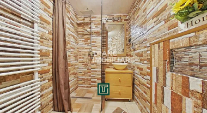 Apartament cu 2 camere complet renovat în Aurel Vlaicu – confort și vedere super