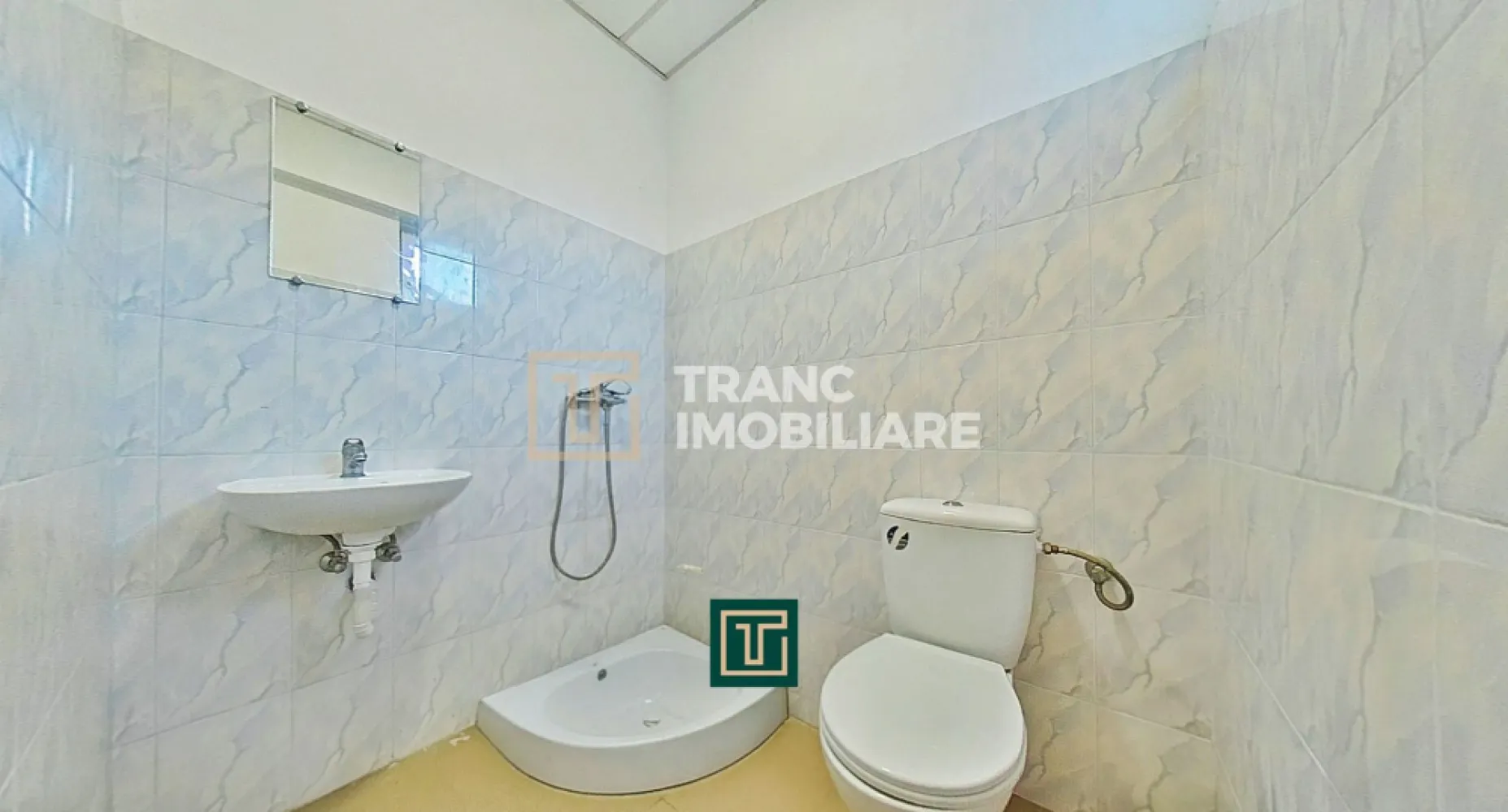 Apartament de vanzare la parter cu două intrări, Andrei Șaguna - Arad