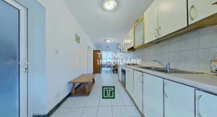 Clădire cu 10 camere în Aradul Nou – ideală pentru investiție/afaceri