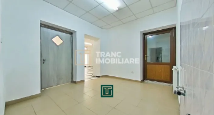 Apartament de vanzare la parter cu două intrări, Andrei Șaguna - Arad