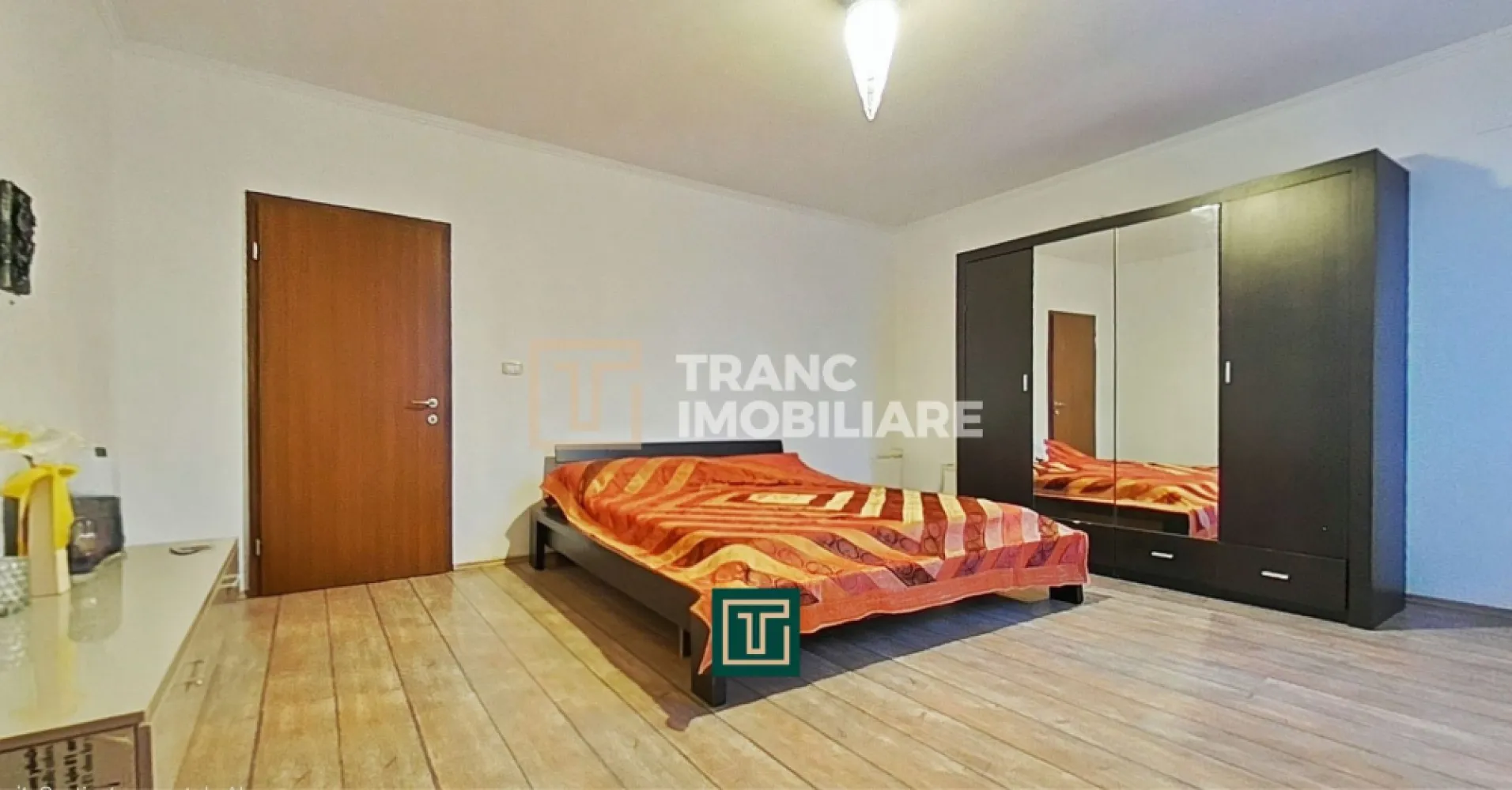 Casă impresionantă cu 15 camere, teren generos, piscină in Fantanele, Arad