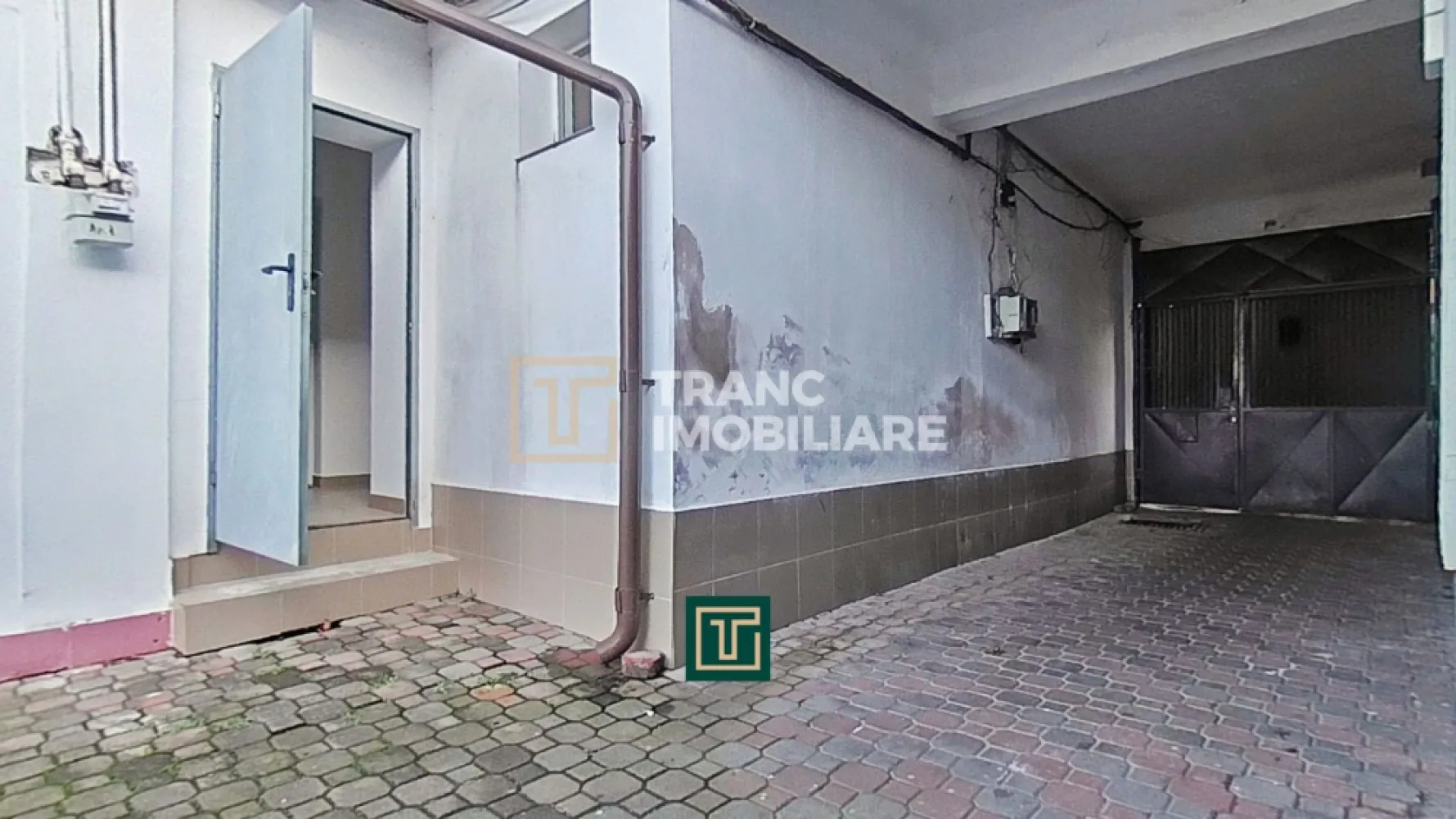 Apartament de vanzare la parter cu două intrări, Andrei Șaguna - Arad