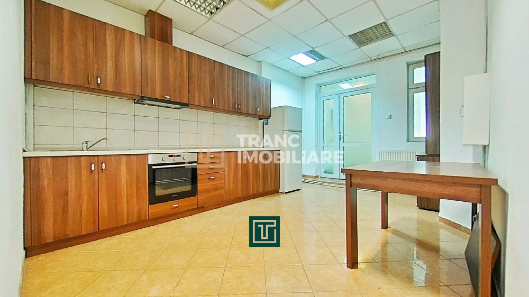 Spațiu de birouri / apartament cu 3 camere de închiriat – Arad