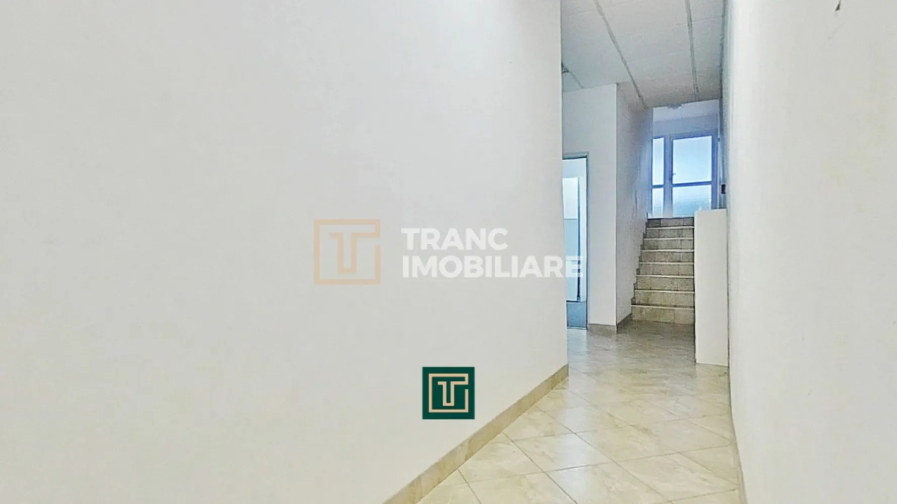 Spațiu de birouri / apartament cu 3 camere de închiriat – Arad